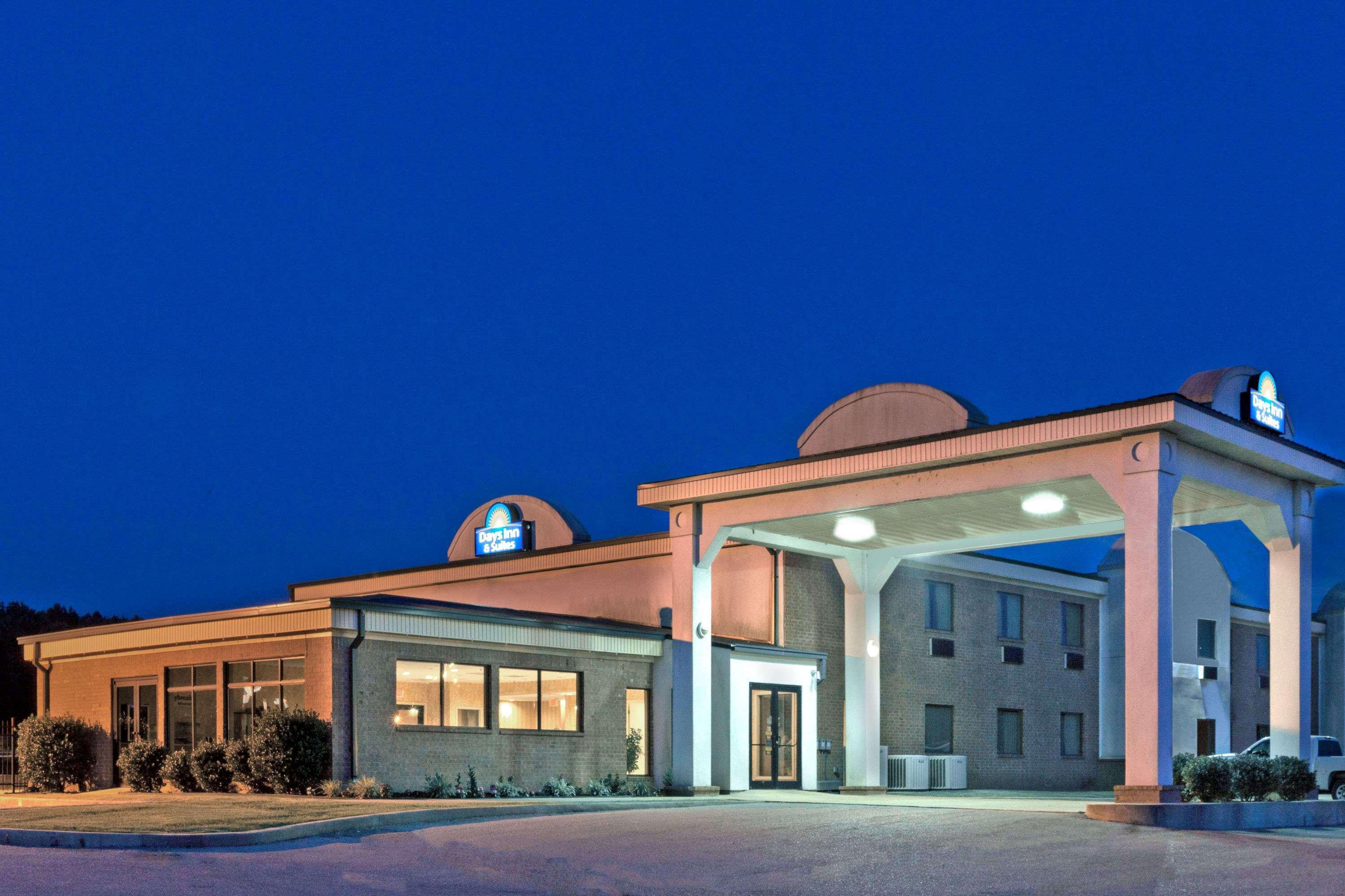 Days Inn & Suites By Wyndham Wynne Exterior foto