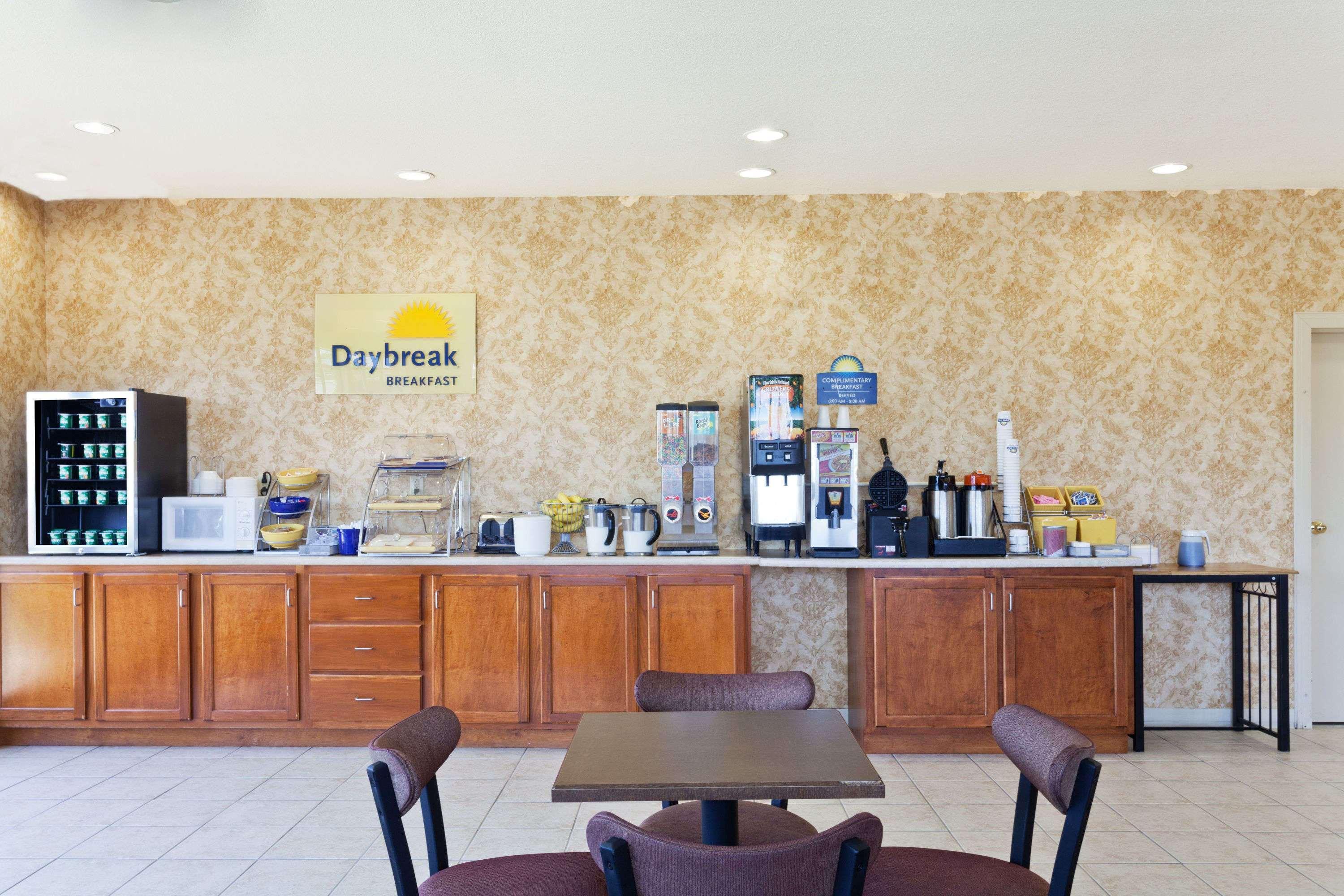 Days Inn & Suites By Wyndham Wynne Exterior foto