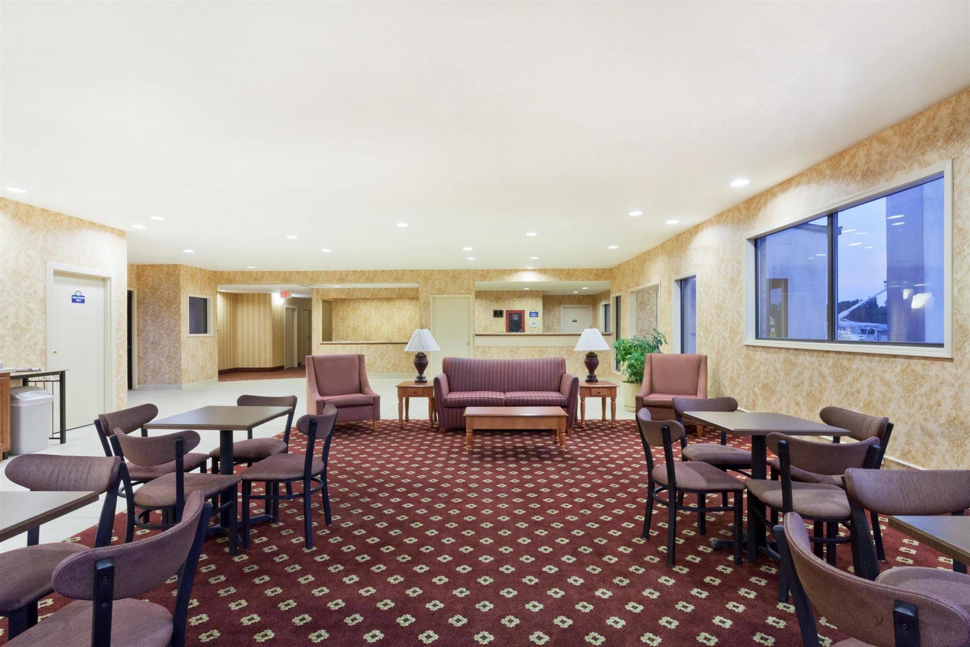 Days Inn & Suites By Wyndham Wynne Exterior foto